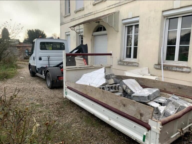 Js-location-benne-76 - Location de Benne 3m3 : Guide Pratique pour Vos Petits Chantiers - Featured Image 1