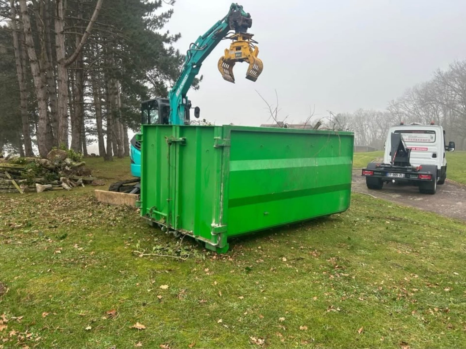 Js-location-benne-76 - Location de Benne : Guide Complet pour Bien Gérer Vos Déchets de Chantier - Featured Image 1